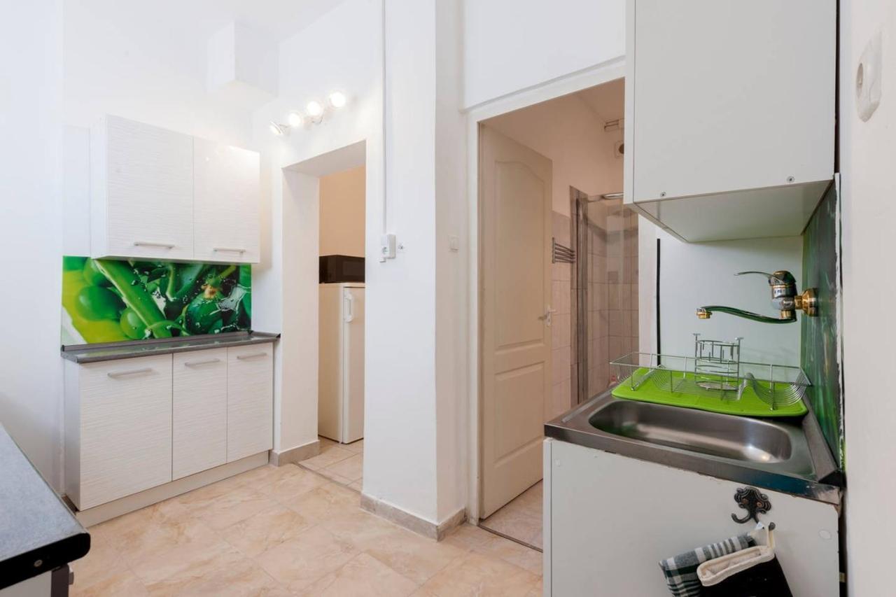 2 Studio Budapest Luaran gambar