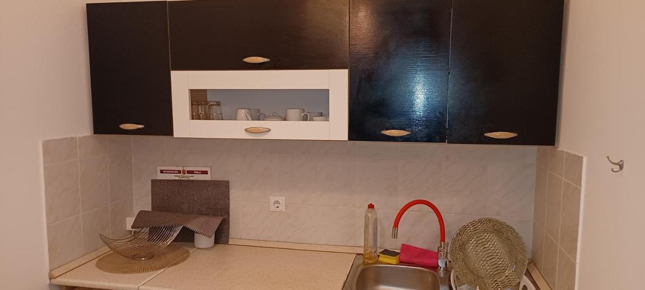 2 Studio Budapest Luaran gambar