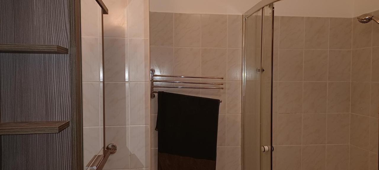 2 Studio Budapest Luaran gambar